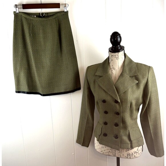 La Belle Dresses & Skirts - Vintage La Belle Women's Skirt Suit Set Size 5 Blazer Jacket & Skirt Made in USA